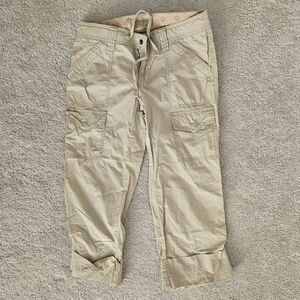 AMERICAN EAGLE Cargo capri pants tan size 2